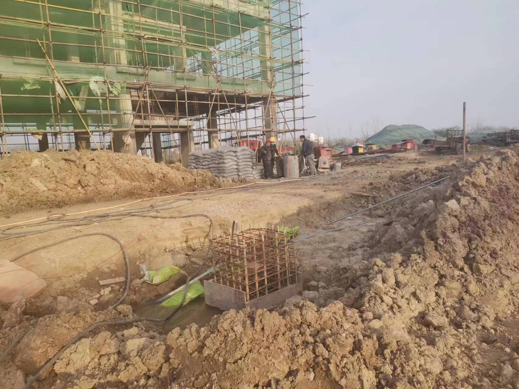 合作当桥梁出现裂缝的时候应该及时加固修补